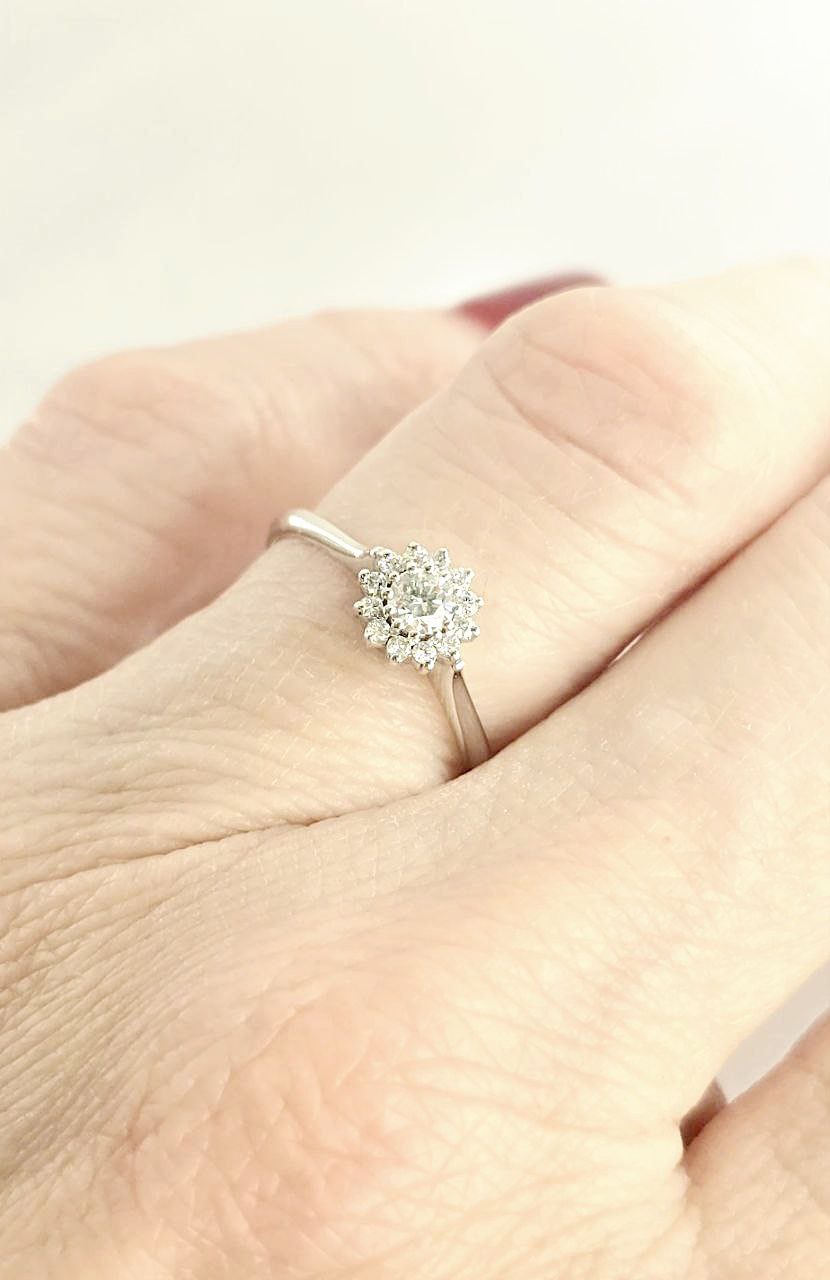Anello magic con Diamanti ct 0,39 in Oro Bianco 18 kt (750)