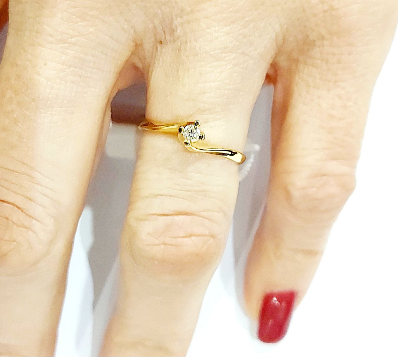 Anello solitario Oro Giallo con Diamante 0,10 ct 18 Kt (750)