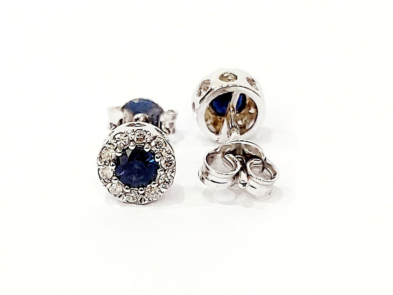 Orecchini con Zaffiri 0,55 ct e Diamanti circolari 0,17 ct in Oro Bianco 18 kt (750)