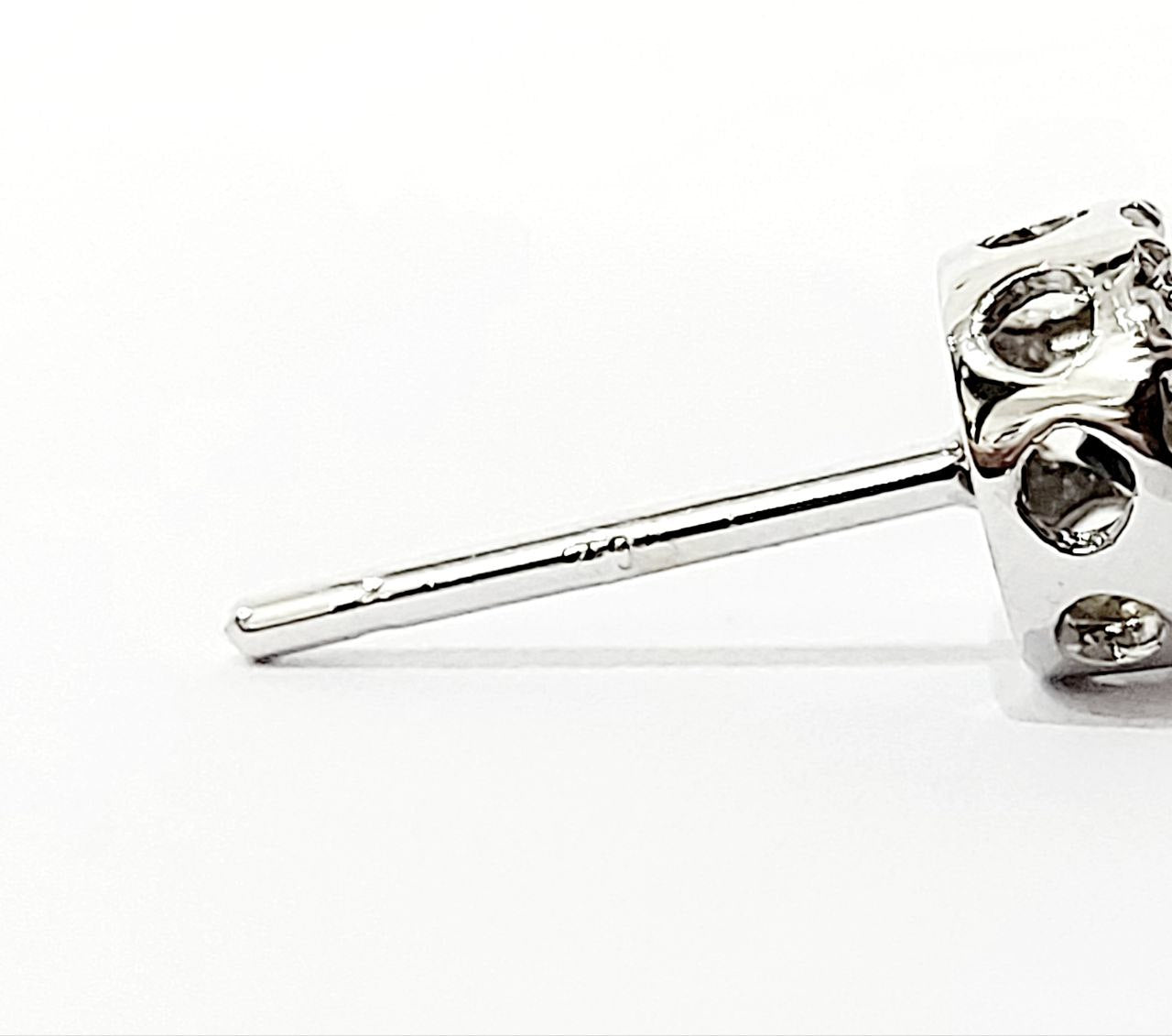 Orecchini con Zaffiri 0,55 ct e Diamanti circolari 0,17 ct in Oro Bianco 18 kt (750)