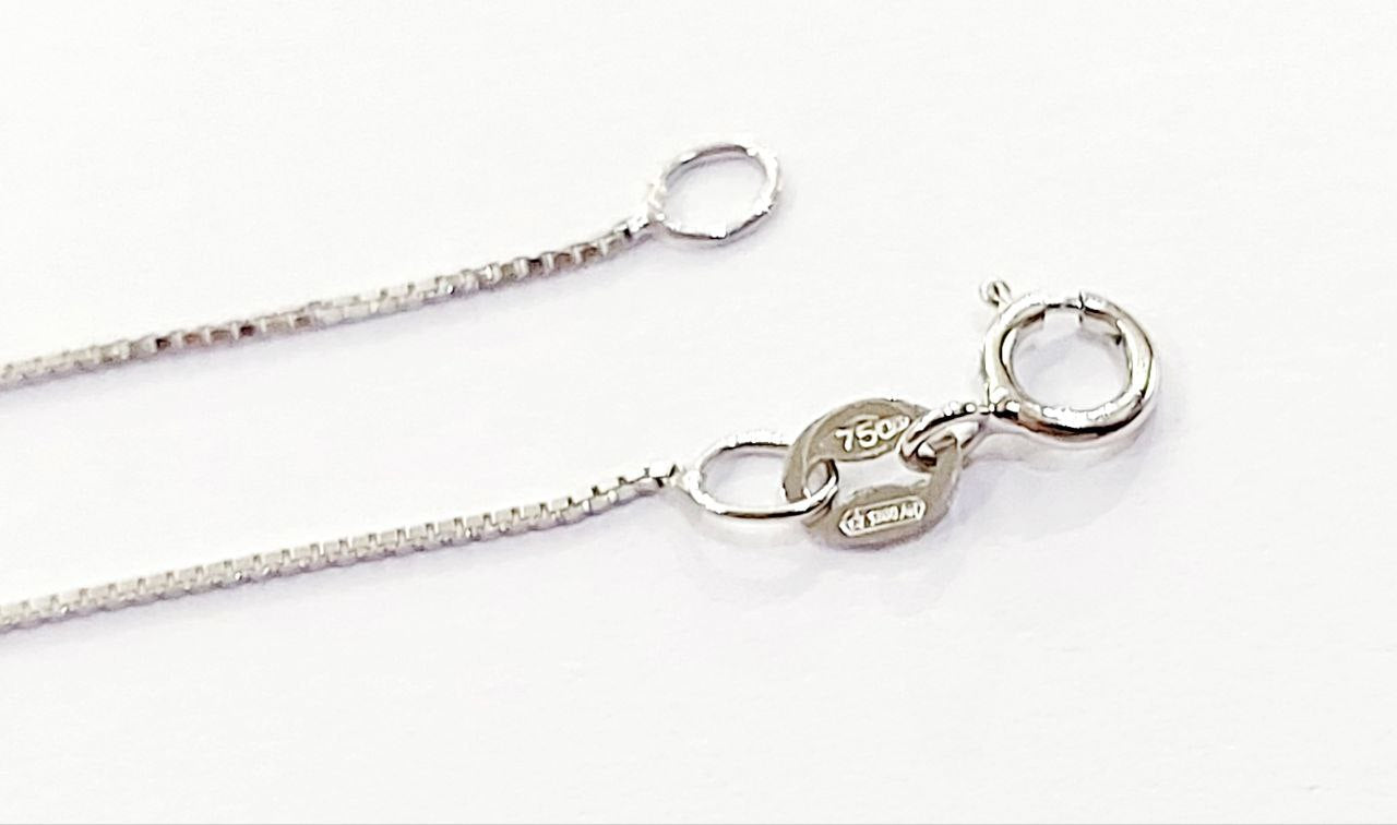 Collana con pendente in Oro Bianco 18kt -750 con Acquamarina taglio Goccia ct 3,12 e Diamante  ct 0,09