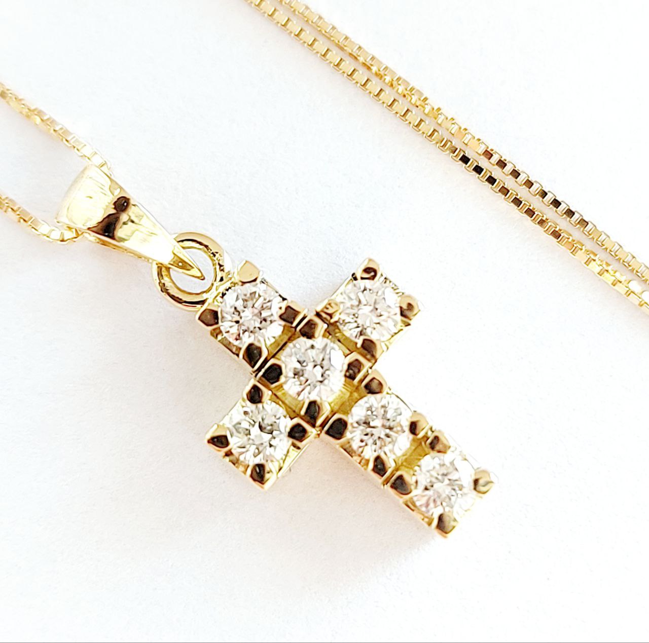 Collana con pendente Crocein Oro Giallo con Diamanti 0,34 ct 18 kt-750