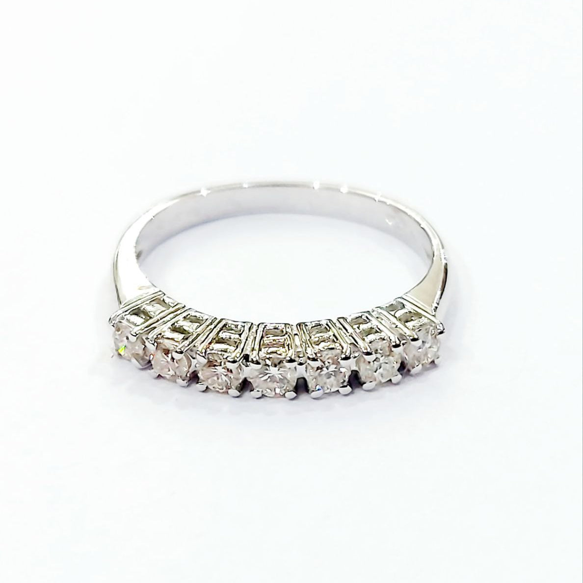 Anello modello riviera con 7 Diamanti taglio brillante 0,35 ct in Oro Bianco-18 kt