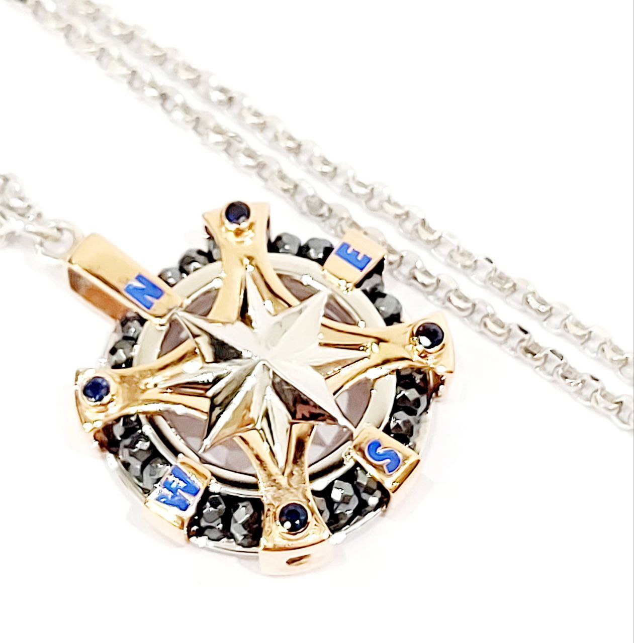 Collana con pendente Uomo Rosa Dei Venti Oro 18kt-750 Zaffriro blu Spinelli Naturali Sfaccettati