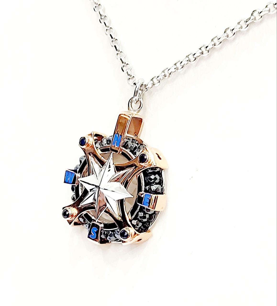 Collana con pendente Uomo Rosa Dei Venti Oro 18kt-750 Zaffriro blu Spinelli Naturali Sfaccettati