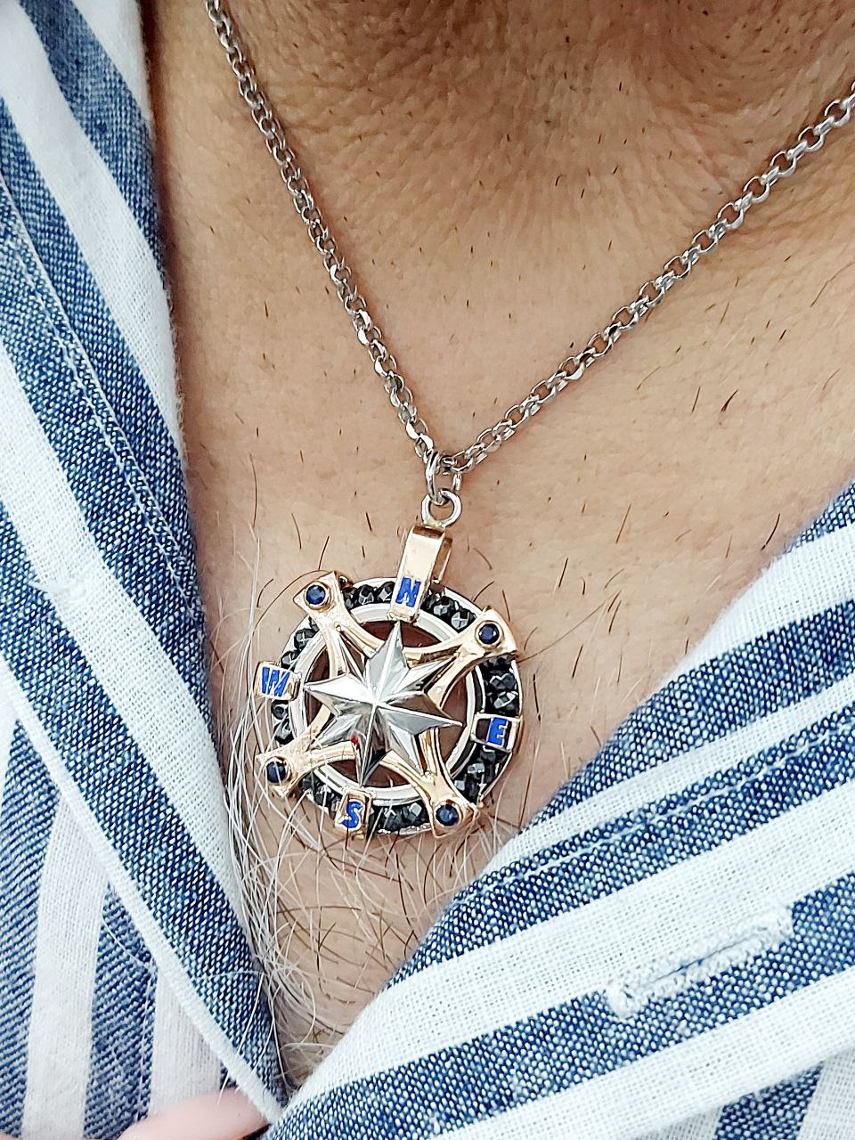 Collana con pendente Uomo Rosa Dei Venti Oro 18kt-750 Zaffriro blu Spinelli Naturali Sfaccettati