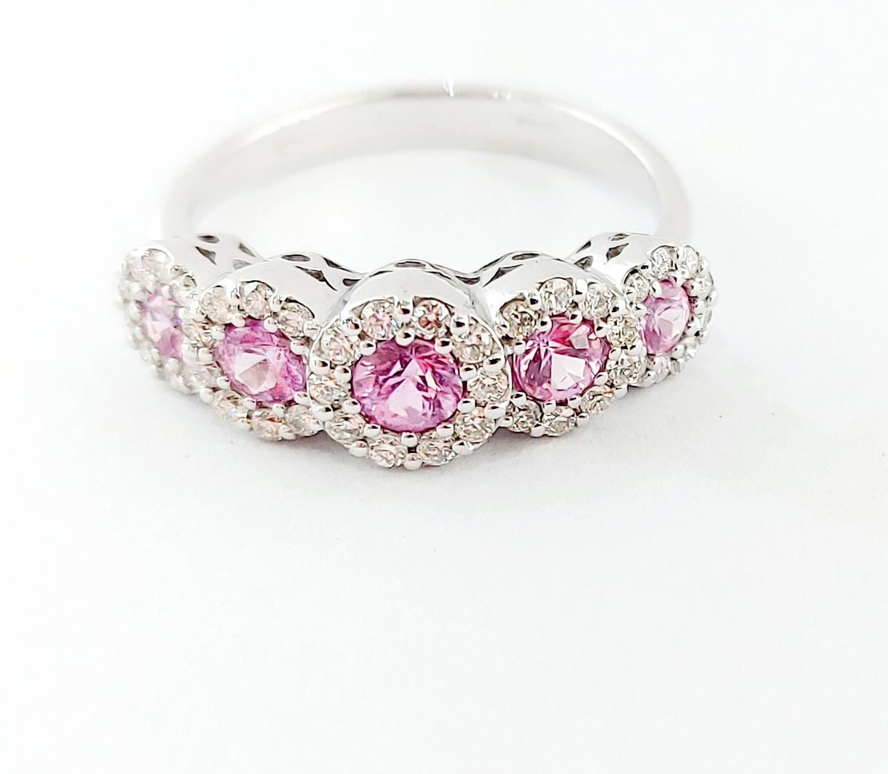Anello modello magic con Zaffiro Rosa ct 0,69 e Diamanti 0,40 ct in Oro Bianco 18 kt (750)