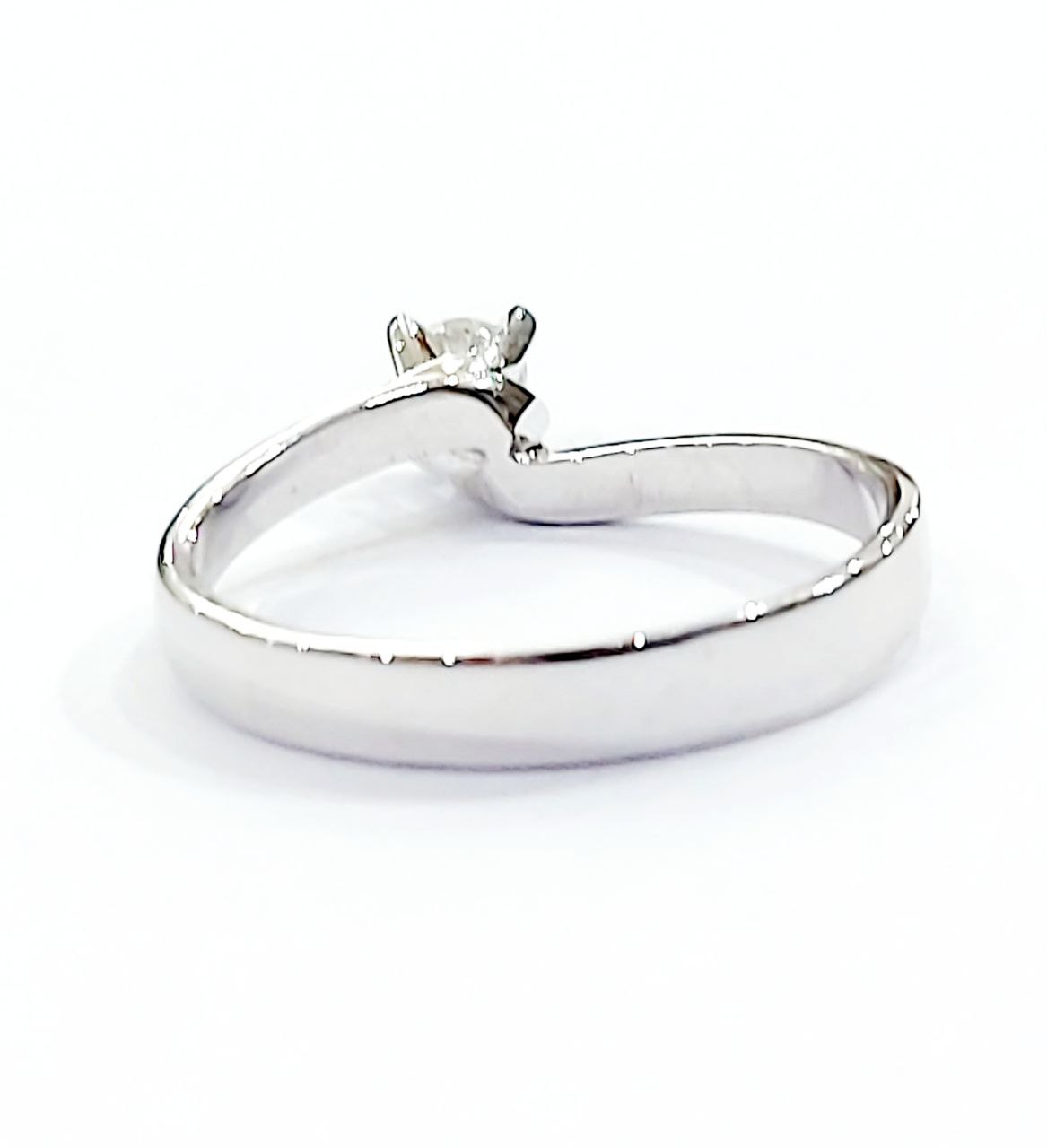 Anello solitario con Diamanti ct 0,20 Oro Bianco 18kt-750