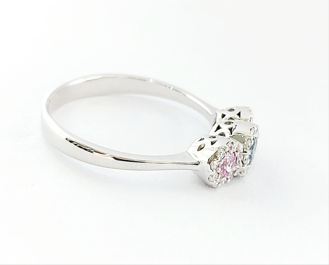Anello trilogy modello magic con Zaffiro Rosa Acquamarina e Diamanti Naturali Taglio brillante Oro Bianco 18kt-750
