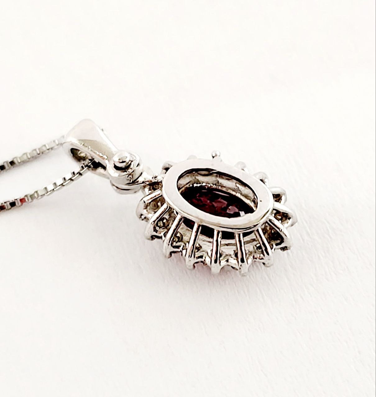 Collana con pendente Rubino ct 0,72 Diamanti ct 0,15 "classico"Oro Bianco 18kt-750