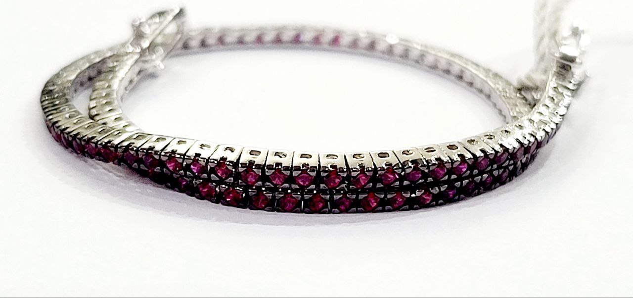 Bracciale modello Tennis Oro Bianco 18kt-750 con Rubini 2,57 ct 18 cm