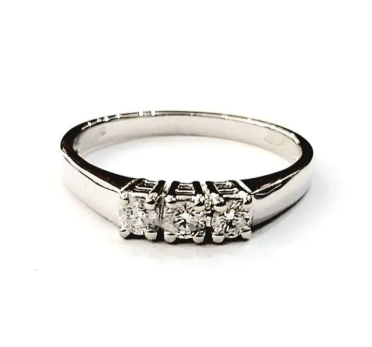 Anello trilogy con Diamanti ct 0,15 Oro Bianco 18kt