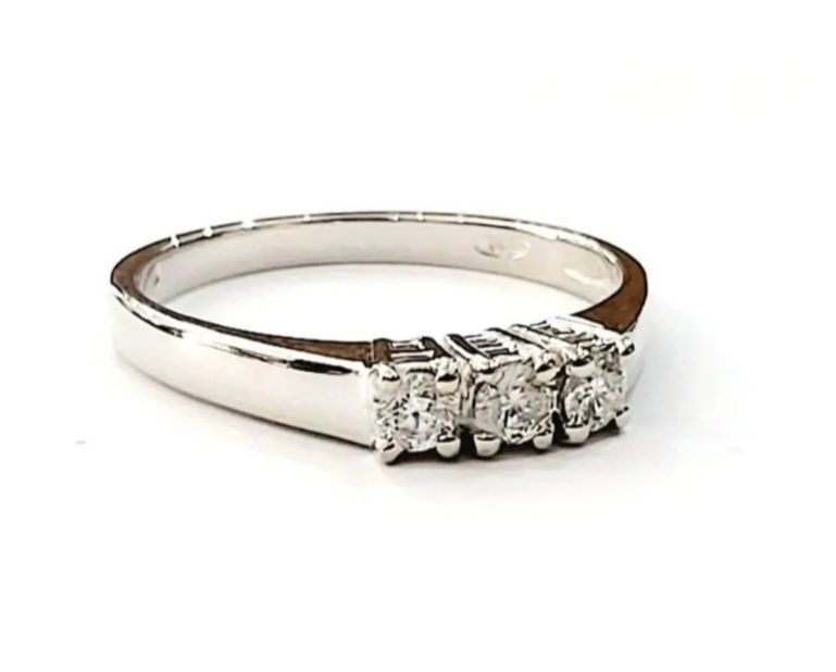 Anello trilogy con Diamanti ct 0,15 Oro Bianco 18kt