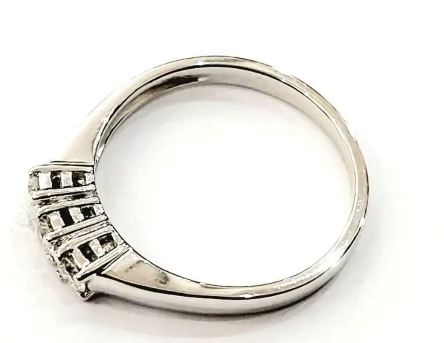 Anello trilogy con Diamanti ct 0,15 Oro Bianco 18kt