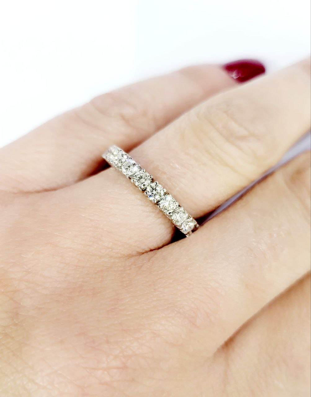 Anello veretta modello eternity Diamanti ct 1,70 Oro bianco 18 kt -750