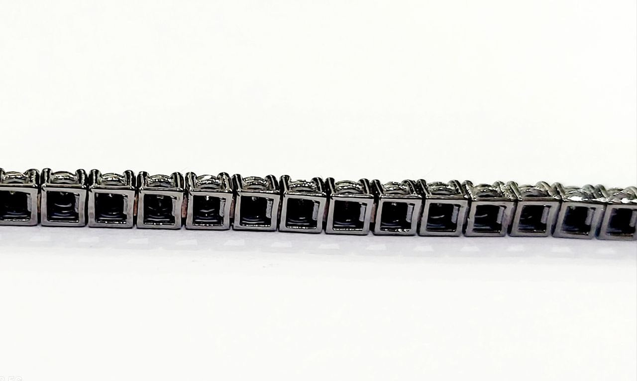 Bracciale Modello Tennis in Oro Bianco  Brunito  con Diamante ct 5,35 -21cm 18kt-750