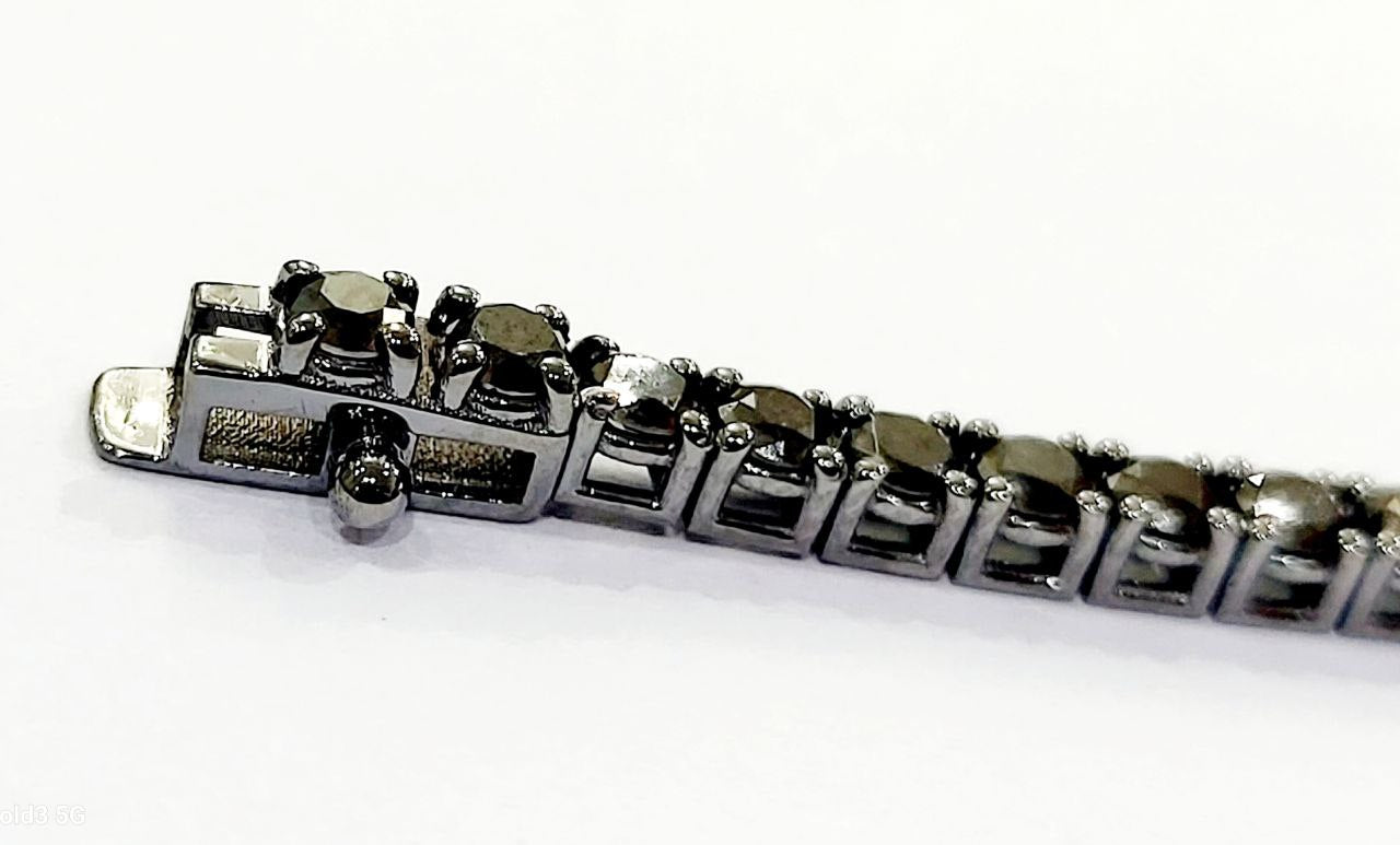 Bracciale Modello Tennis in Oro Bianco  Brunito  con Diamante ct 5,35 -21cm 18kt-750