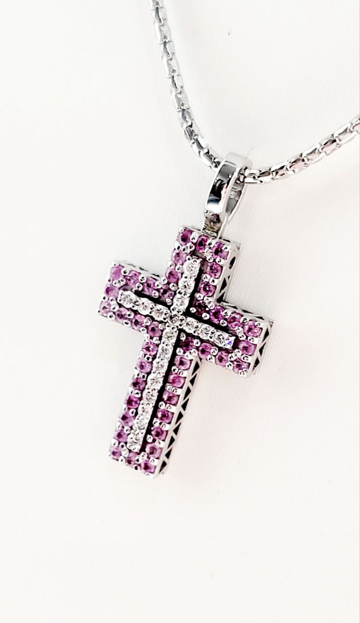 Collana con Croce in pave' Oro Bianco 18kt -750 Diamanti Bianchi ct 0,10 Zaffiro Rosa ct 0,58