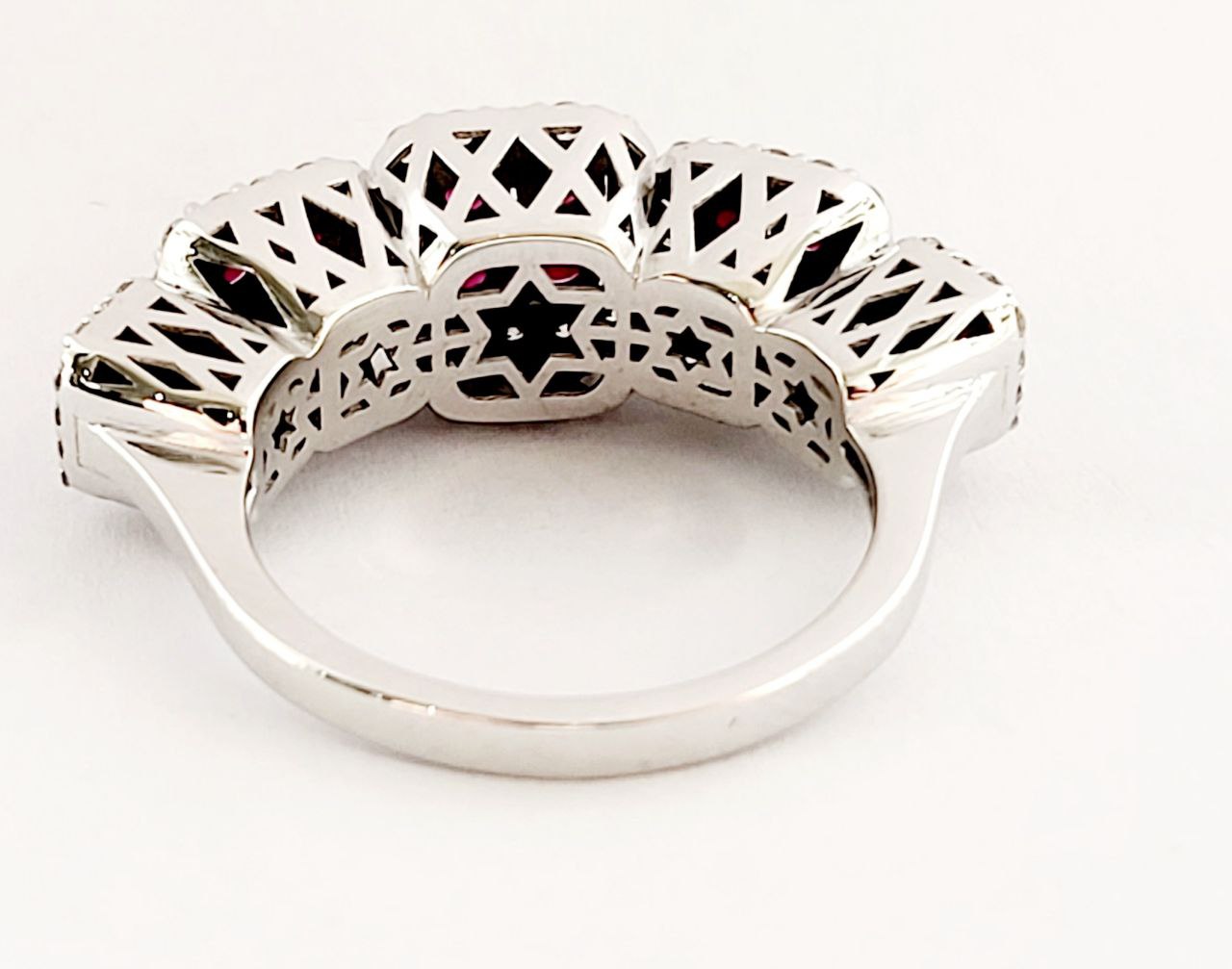 Anello modello riviera magic con Diamanti e Rubini da Donna Oro Bianco 18kt-750