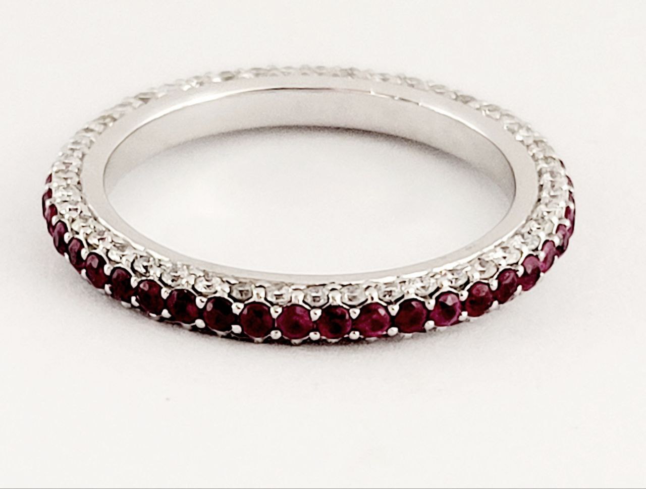 Anello modello riviera a giro a 3 fili con Diamanti e Rubini da Donna Oro Bianco 18kt-750