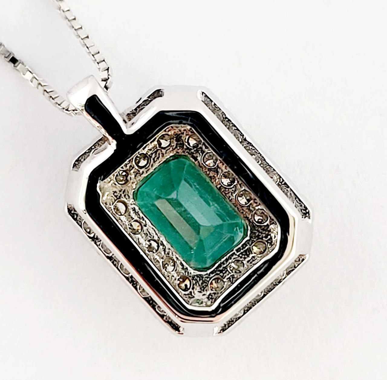 Collana pendente modello Ottagonale Diamanti 0,40 ct Smeraldo 0,70 ct in Oro Bianco 18k. - 750 (Copia)