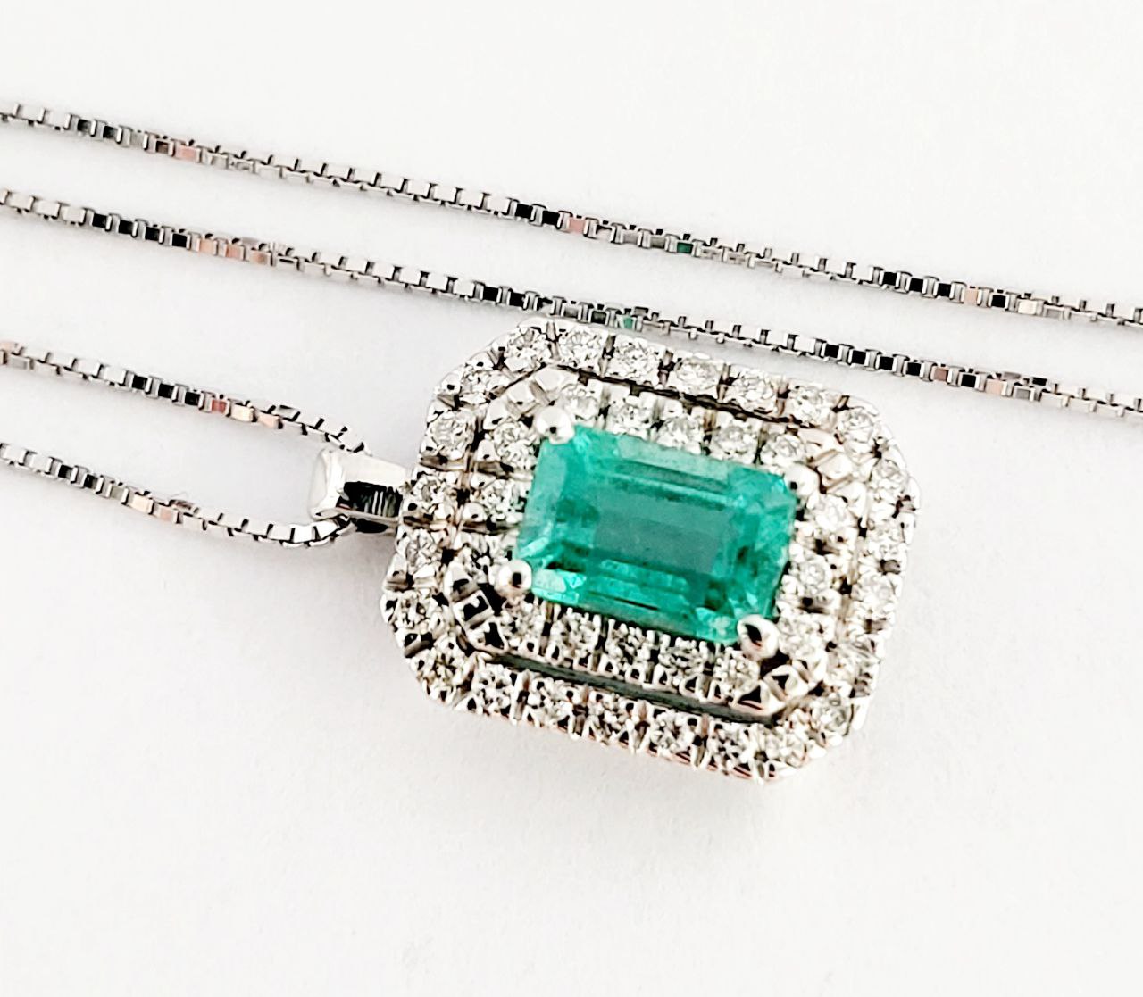Collana pendente modello Ottagonale Diamanti 0,40 ct Smeraldo 0,70 ct in Oro Bianco 18k. - 750 (Copia)