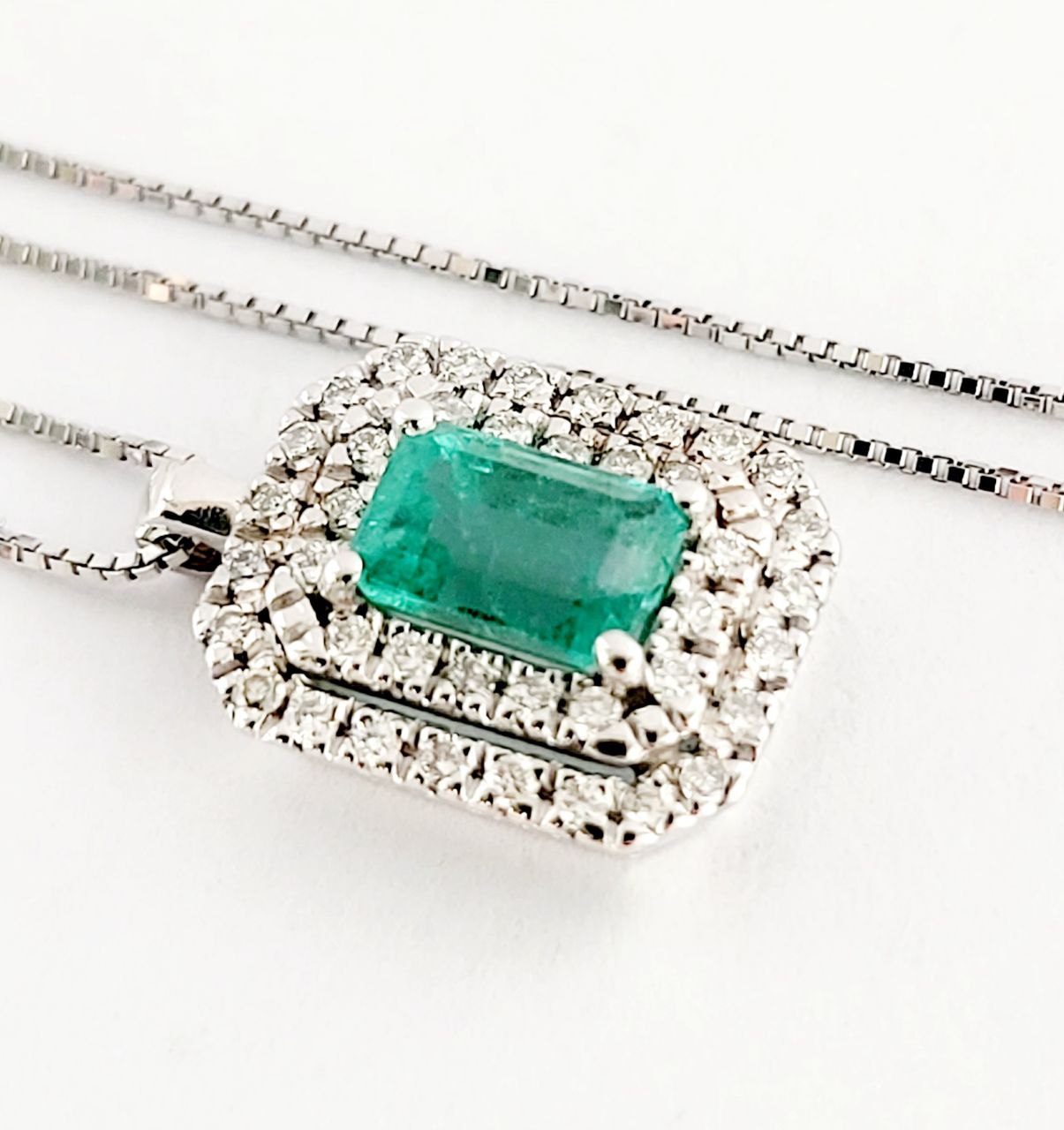 Collana pendente modello Ottagonale Diamanti 0,40 ct Smeraldo 0,70 ct in Oro Bianco 18k. - 750 (Copia)