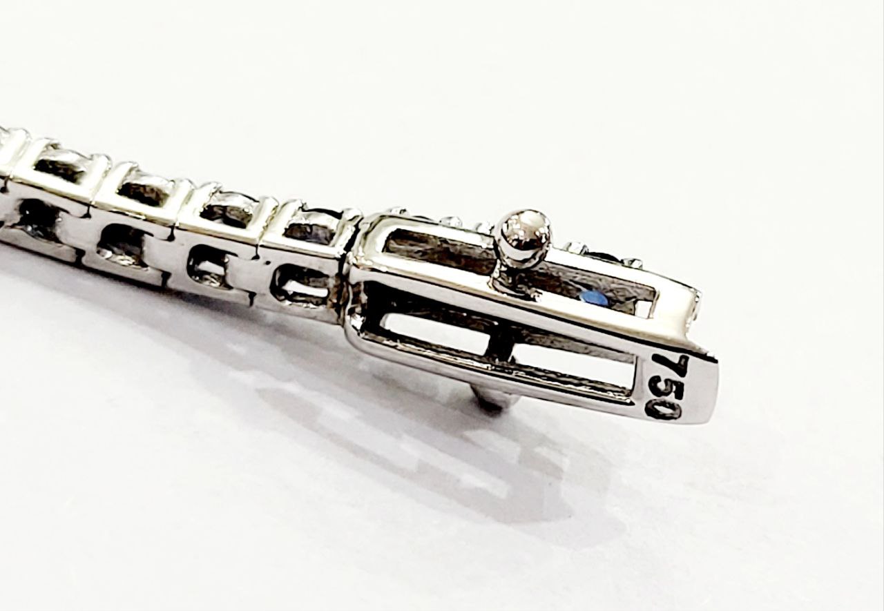Bracciale Tennis in Oro Bianco con Zaffiri 1,77 ct e Diamanti 0,08 ct 18 kt (750)