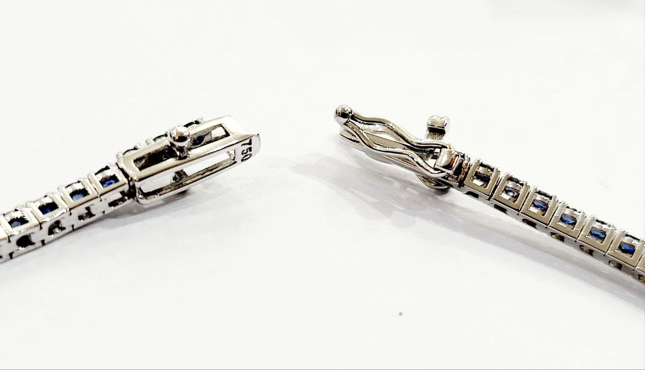 Bracciale Tennis in Oro Bianco con Zaffiri 1,77 ct e Diamanti 0,08 ct 18 kt (750)