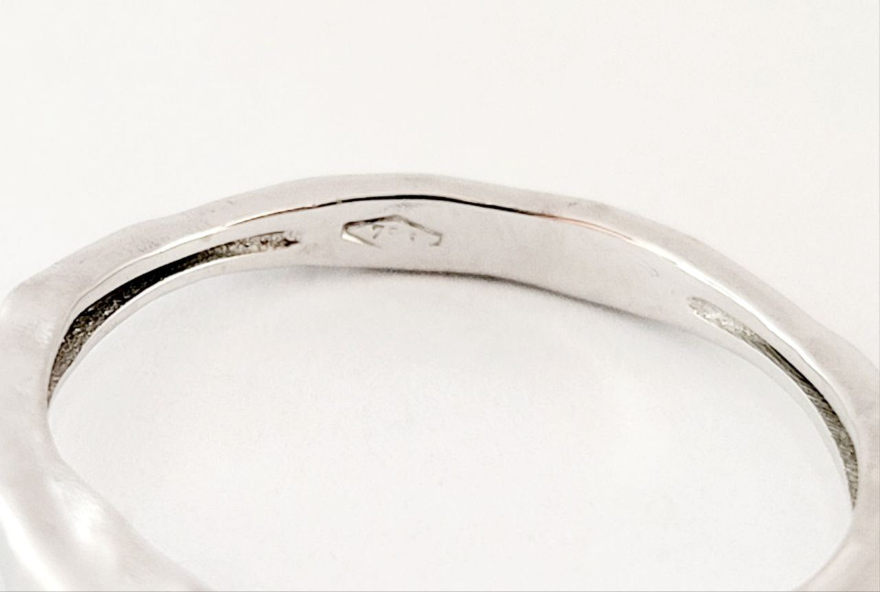 Anello Solitario spigoloso con Diamante Ct 0,20 Oro Bianco 18kt-750