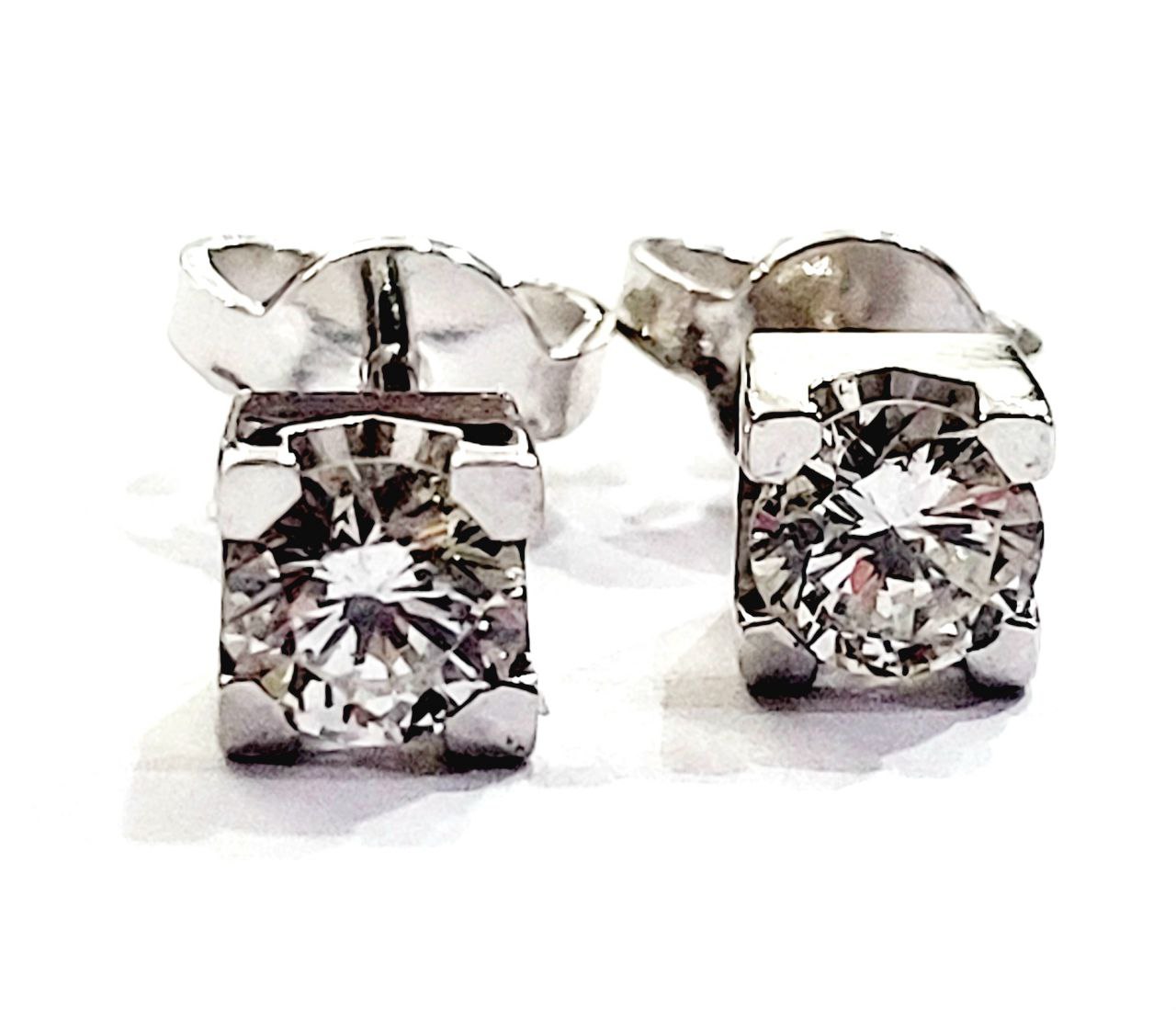 Orecchini punto luce tornito con Diamanti 0,70 ct in Oro Bianco 18 kt