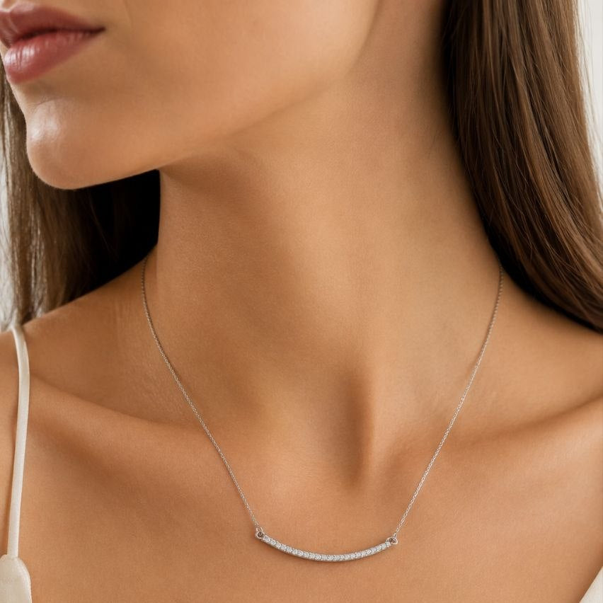 Collana “sorriso” con diamanti ct 0,25 in oro bianco 18 kt (750)