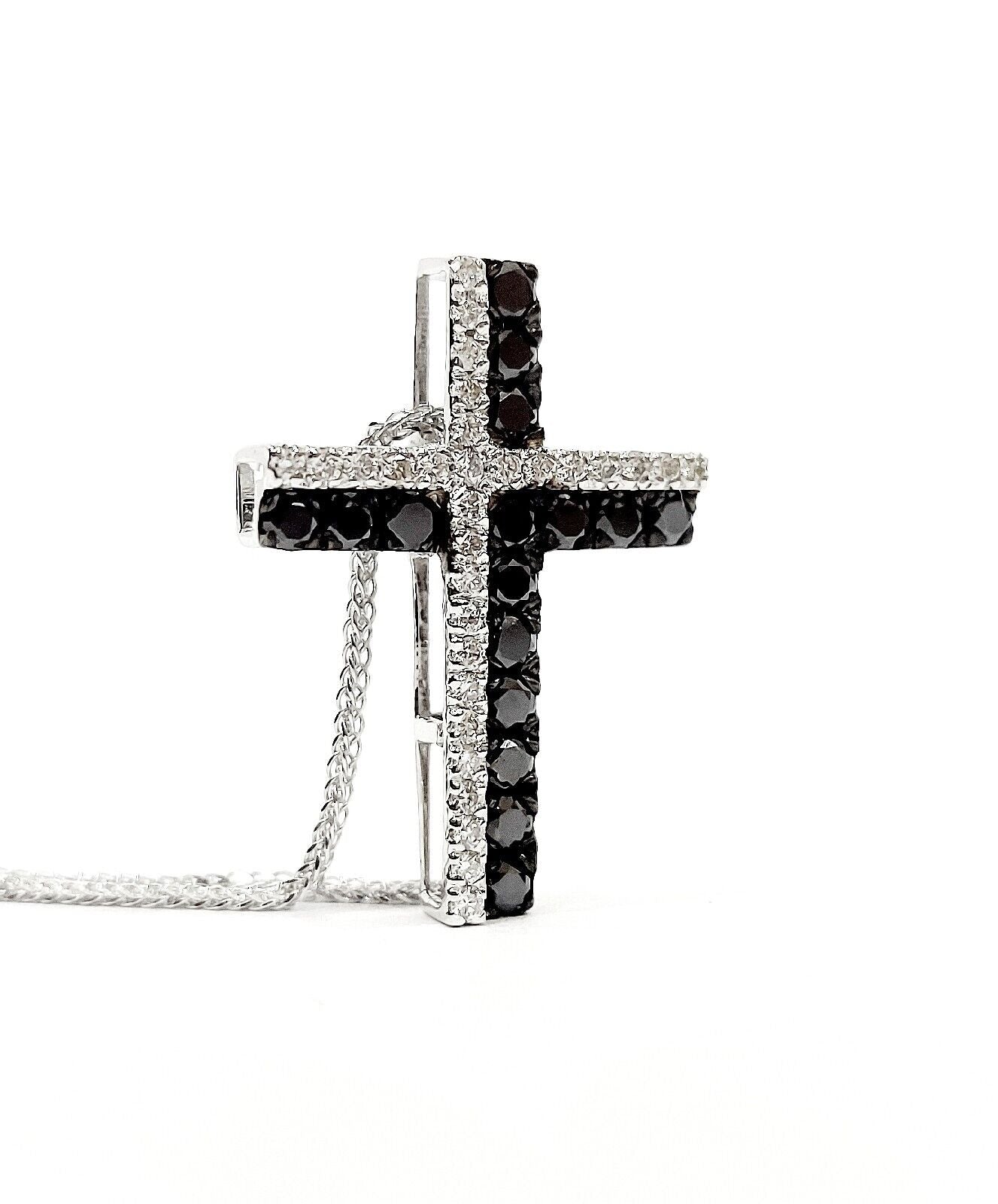Collana pendente Diamanti Neri ct 0,56 Diamanti Bianchi ct 0,30 Oro Bianco 18 kt-750