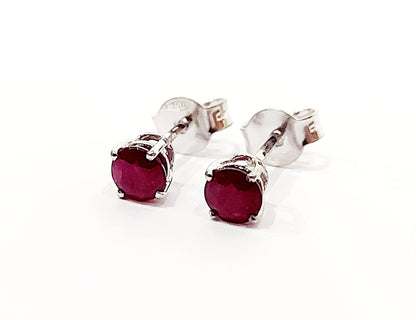 Orecchini punto luce con Rubini 0,50 ct in Oro Bianco 18 kt (750)