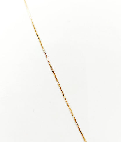 Collana e pendente con Smeraldo a goccia 0,40 ct e Diamanti 0,24 ct in Oro Giallo 18 kt (750)