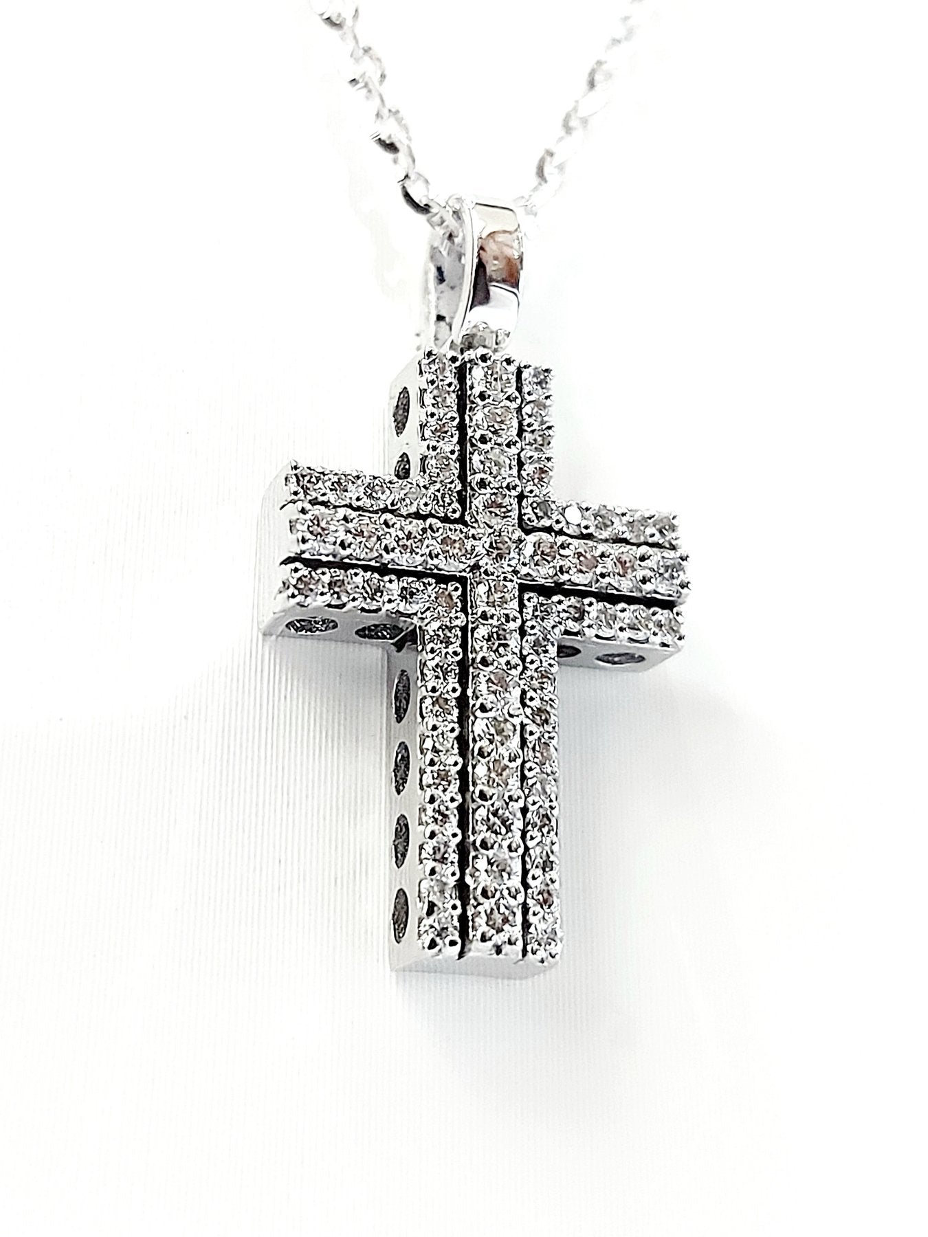 Collana e pendente croce Diamanti 0,45 ct in Oro Bianco 18kt (750)