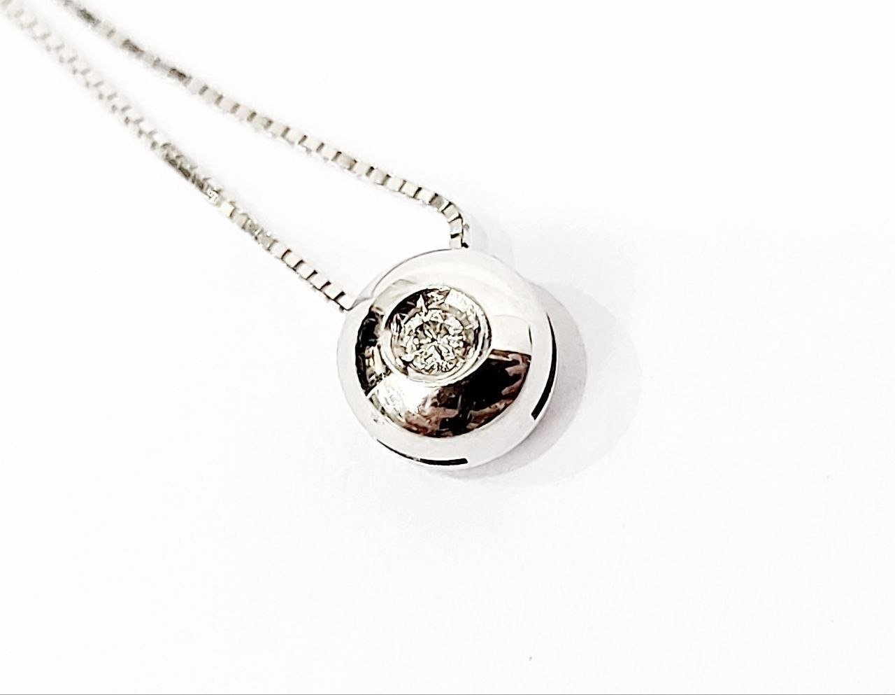 Collana e pendente punto luce a cipollina in Oro Bianco con Diamante 0,10 ct 18 kt (750)