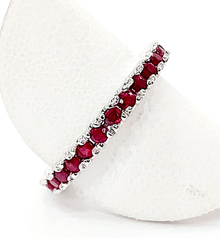 Anello Veretta con Rubini 2,00 ct in Oro Bianco 18 kt (750)