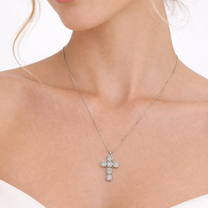 Collana con pendente croce modello magic con Diamanti ct 0,84 in oro bianco 18kt (750)