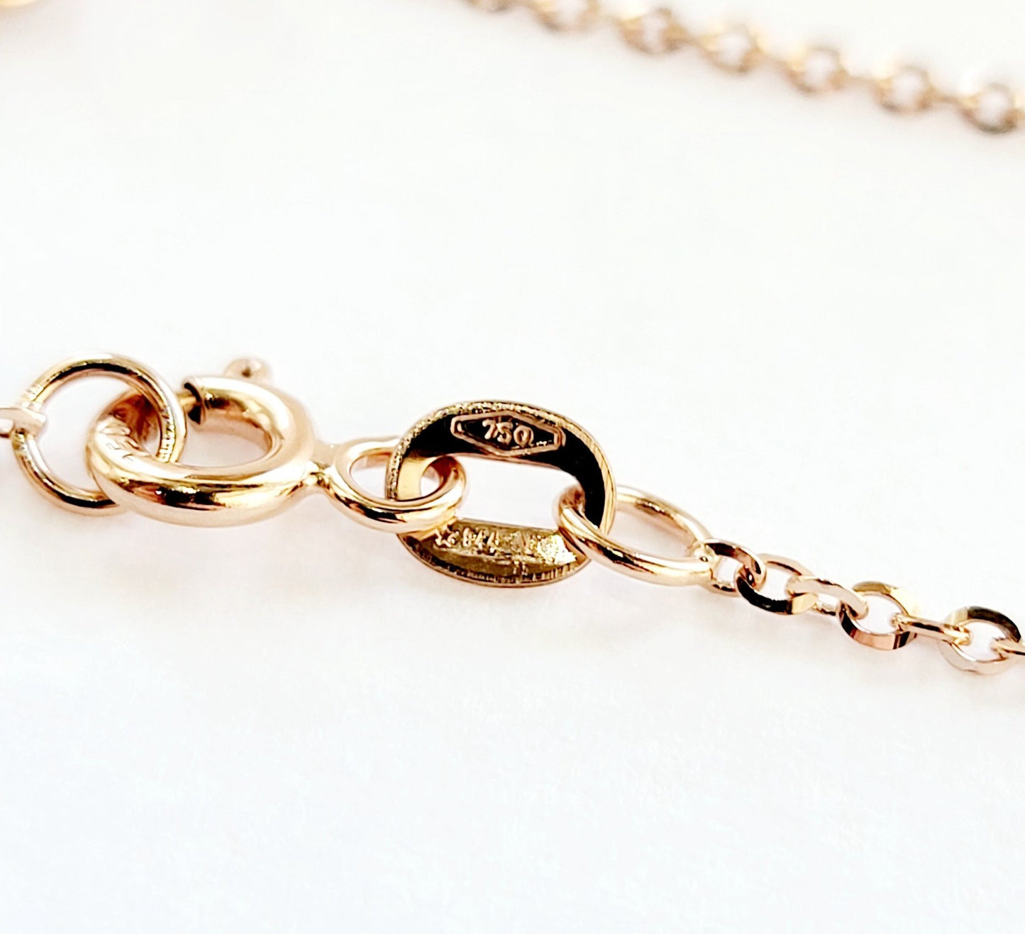 Collana e pendente lettera personalizzabile "N" con Diamanti 0,20 ct in Oro Rosa 18 kt (750)