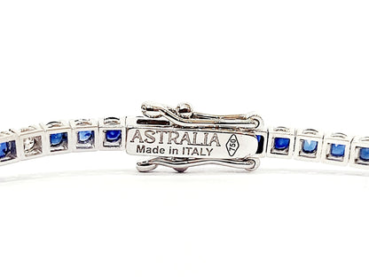 Bracciale Tennis Astralia in Oro Bianco con Zaffiri blu 4,00 ct e Diamanti 0,24 ct 18 kt (750)