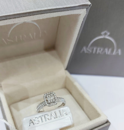 Anello Astralia a fantasia in Oro Bianco con Diamanti Baguette ct 0,09 e Brillante ct 0,45 18kt (750)