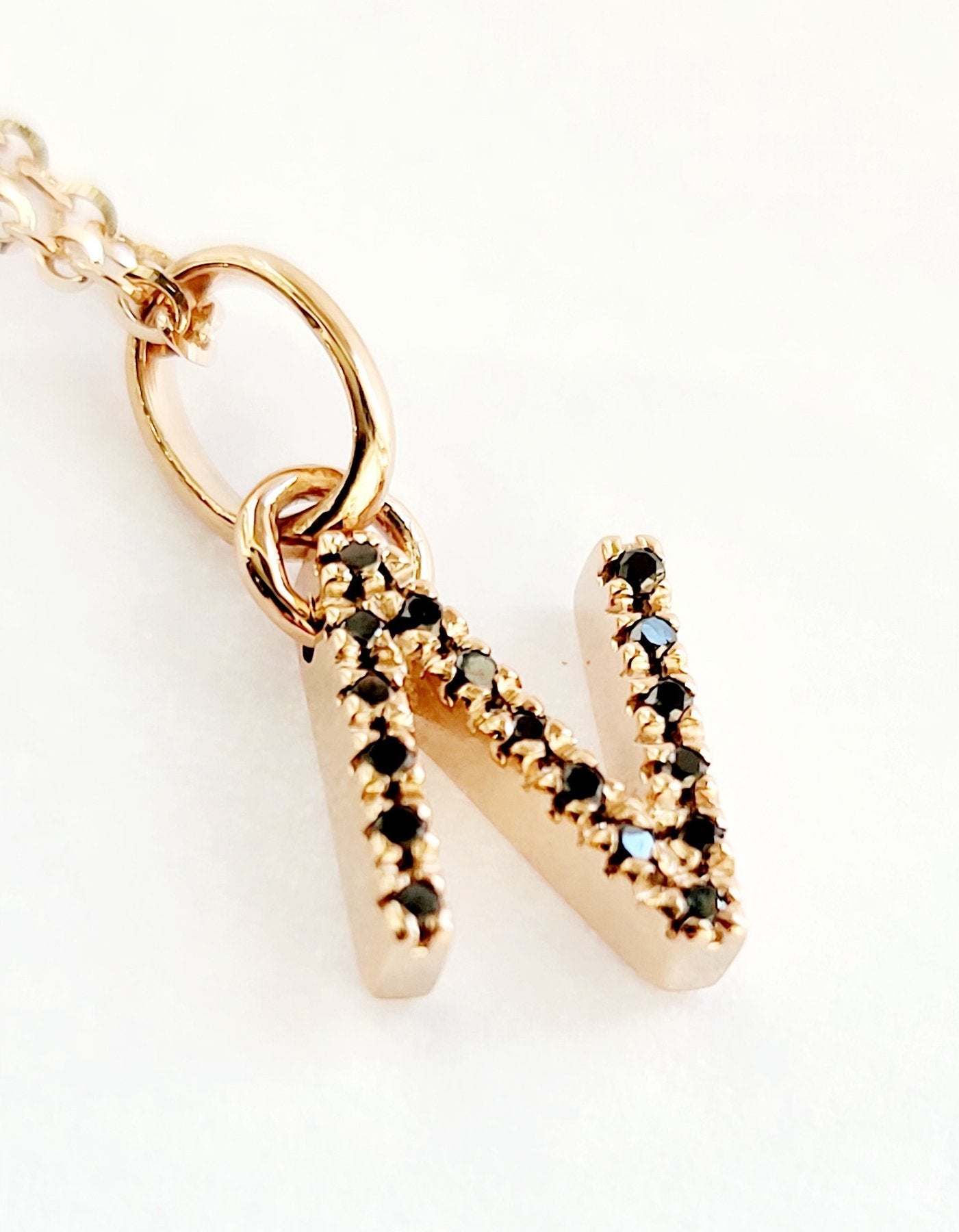 Collana e pendente lettera personalizzabile "N" con Diamanti 0,20 ct in Oro Rosa 18 kt (750)