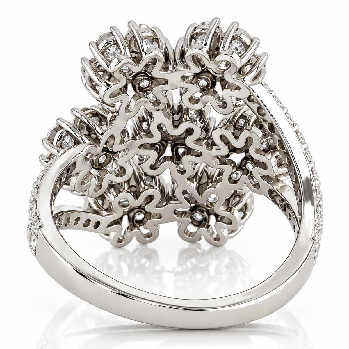 Anello da cocktail Astralia con diamanti ct 2,19 in oro bianco 18Kt (750)