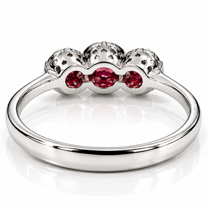 Anello trilogy magic con diamanti ct 0,24 e rubini ct 0,45 in oro bianco 18kt (750)