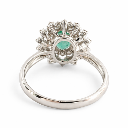 Anello con Smeraldo Ovale ct 0,80 e Diamanti ct 0,60 in oro bianco 18kt (750)