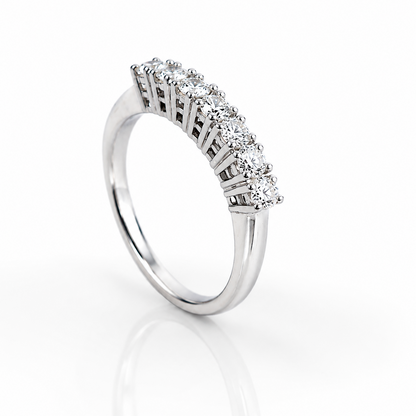 Anello veretta con 7 diamanti ct 0,56 ct in oro bianco 18kt (750)