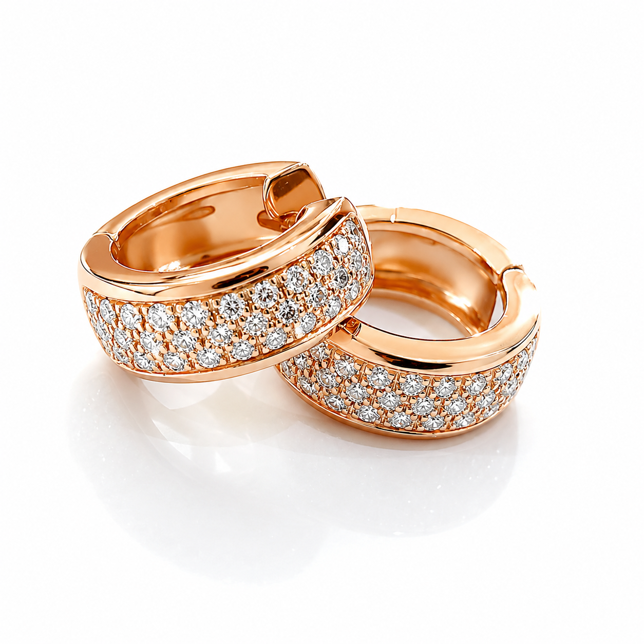 Orecchini a cerchio in pavé di diamanti da 0,35 ct in oro rosa 18kt (750)