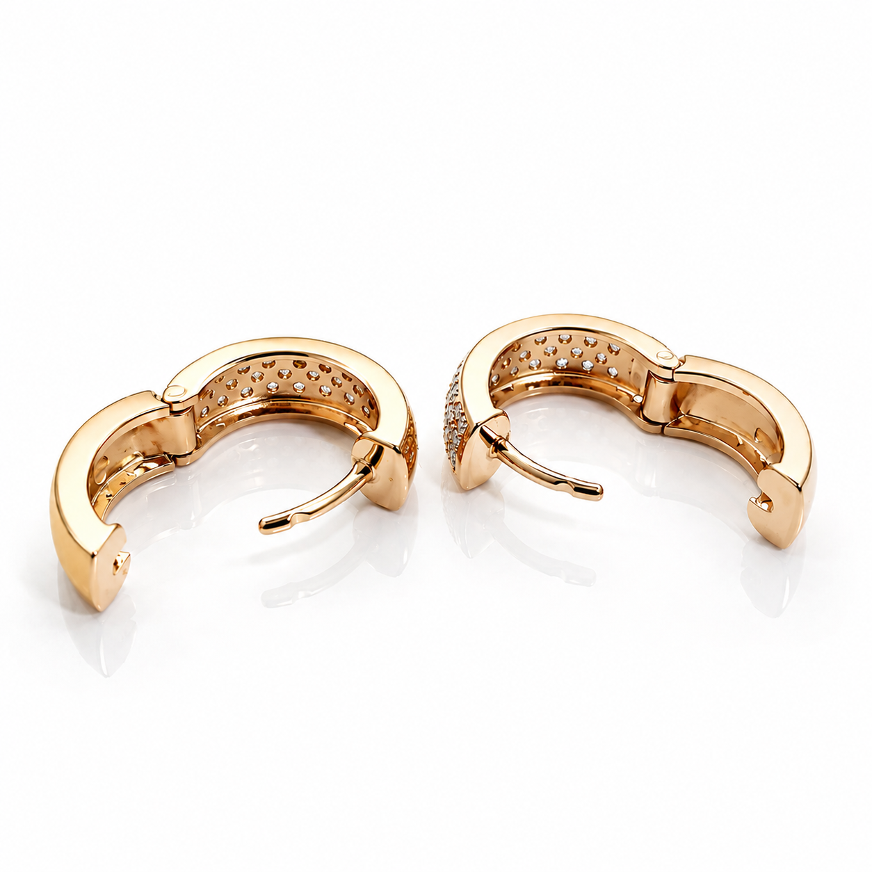 Orecchini a cerchio in pavé di diamanti da 0,35 ct in oro rosa 18kt (750)
