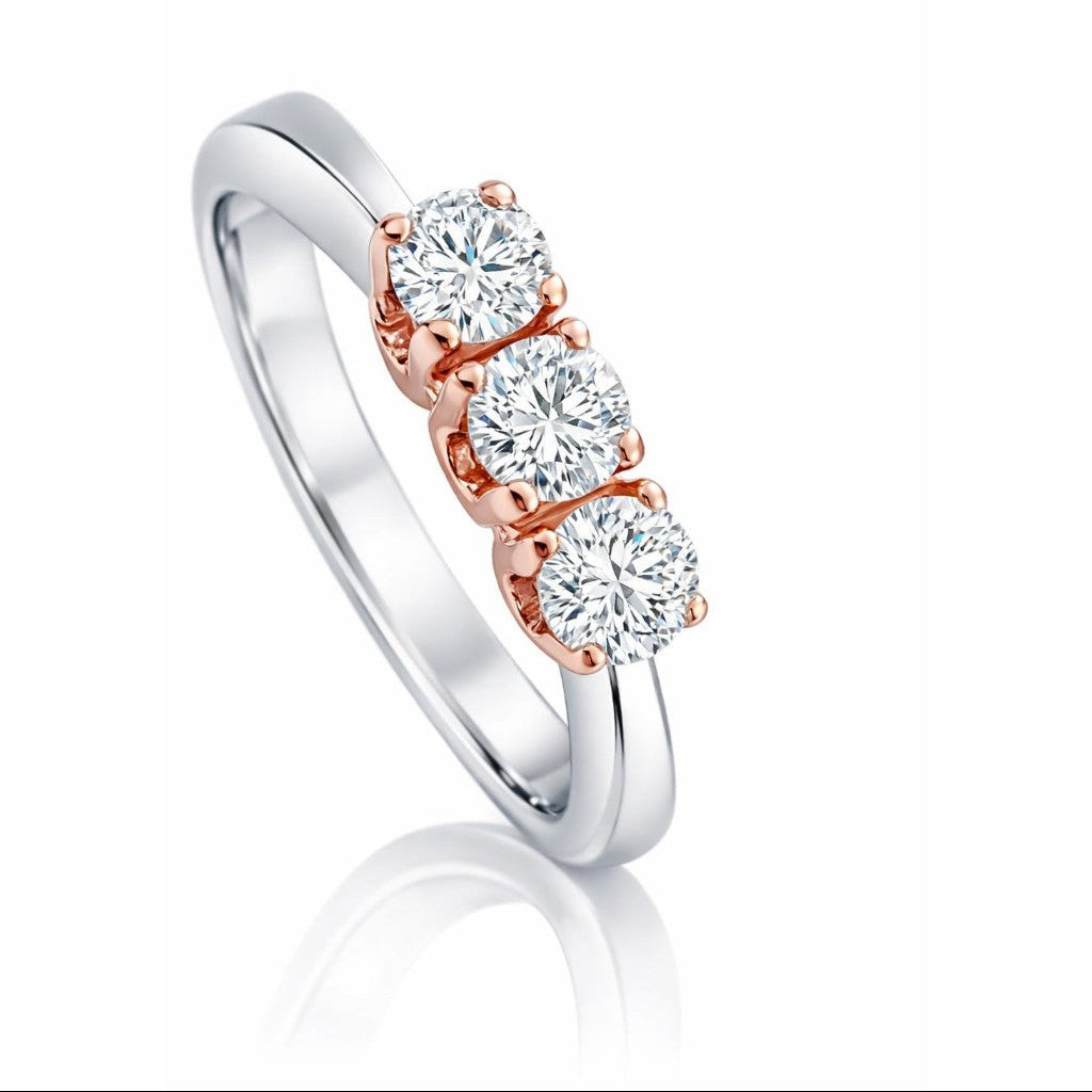 Anello trilogy con diamanti ct 0,45 in oro bianco e rosa 18kt (750)